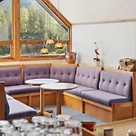 Hotel Heia Gjestegard *
