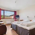Heia Gjestegard Hotel *