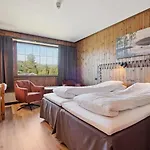 Heia Gjestegard Hotel *