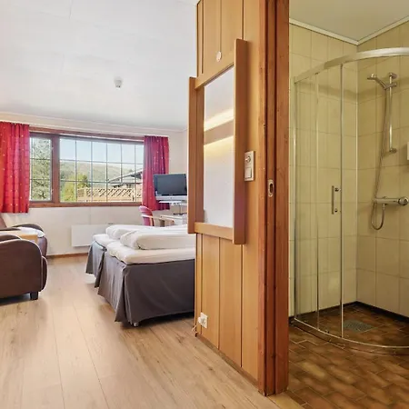 Heia Gjestegard Hotel *