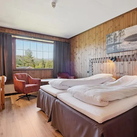 Heia Gjestegard Hotel *